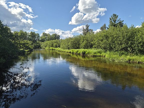 3rd image of 801 S Ausable Trl