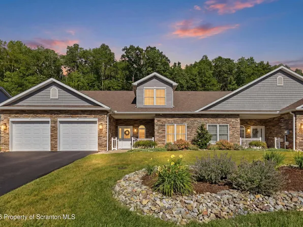 124 Forest Dr, Archbald, PA 18403