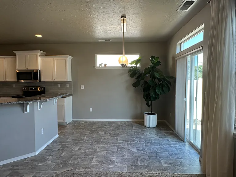 1271 W Lydia St — Photo 11