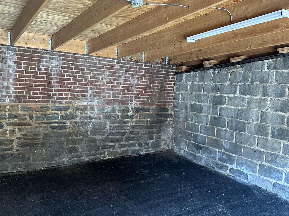 2nd image of 330 Darby Rd #3