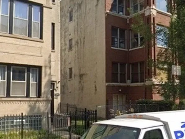 1022 E 46th St, Chicago, IL 60653