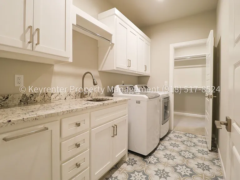 3809 W Union St — Photo 41