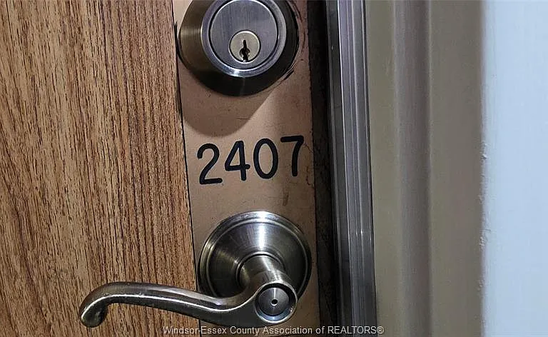 150 Park St W #2407 — Photo 2
