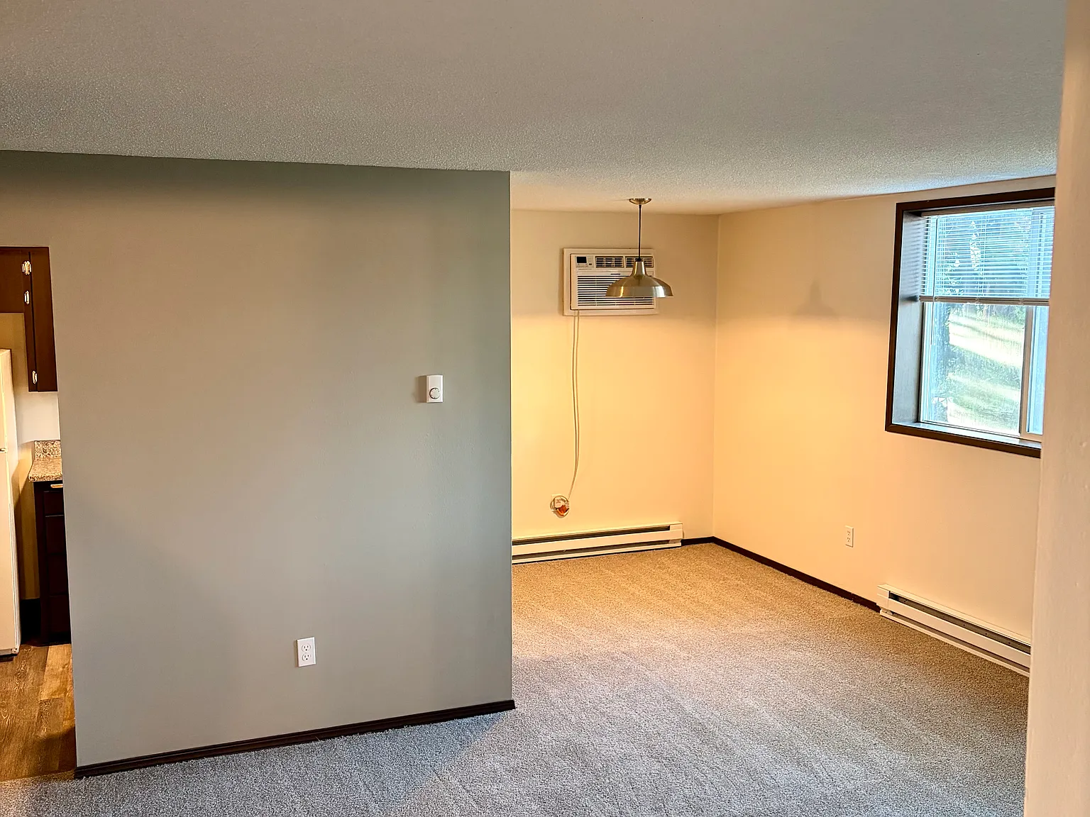 2 bed, 970 sqft, $1,600 — Photo 1