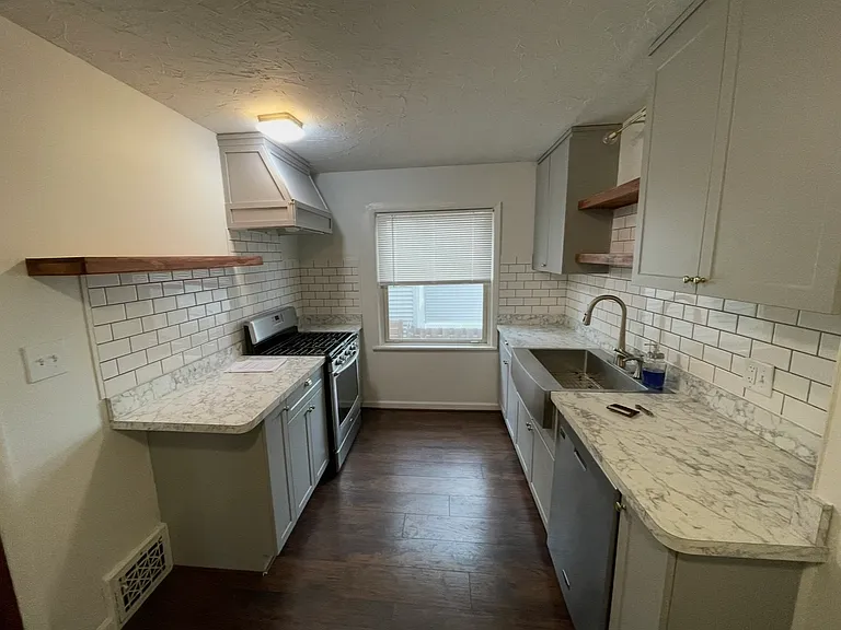 1601 Lincoln Ave #1 — Photo 6
