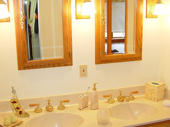 Double Sinks in Master Bath Area