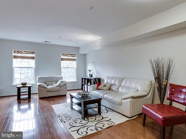 12806 Rexmore Dr #12806 — Photo 2