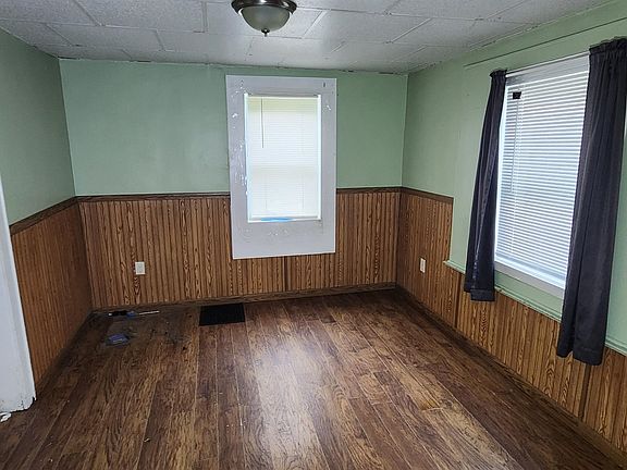 3rd image of 41 Beach St