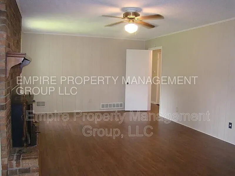 3 bed, 2.0 bath, 1680 sqft, $1,450 — Photo 4