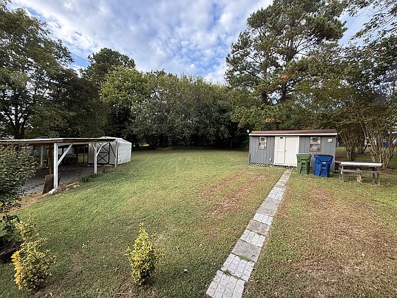 4th image of 208 Travora St