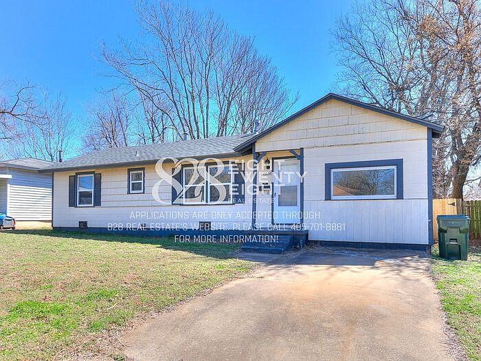 1st image of 1004 Holly Dr