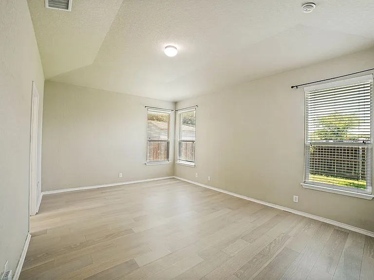 6818 Fort Bnd — Photo 21
