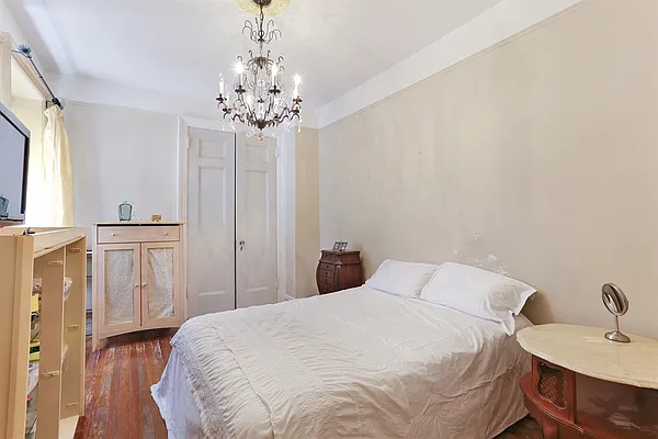 Sold by Corcoran | media 22