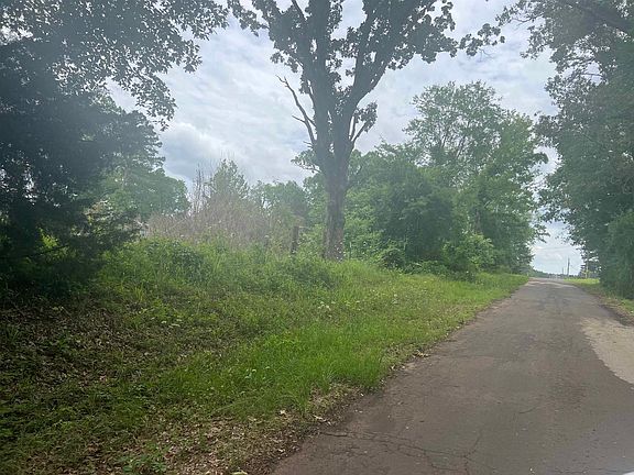4th image of 619 County Road 310