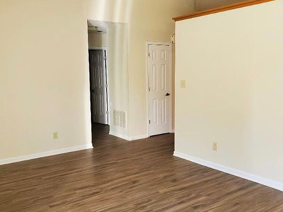 3rd image of 7318 Thornmill Ct