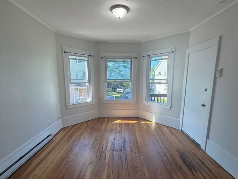 28 Tallman St — Photo 5