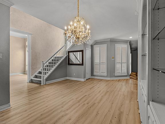 5th image of 3844 Walden Way