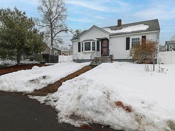3rd image of 28 Linda St