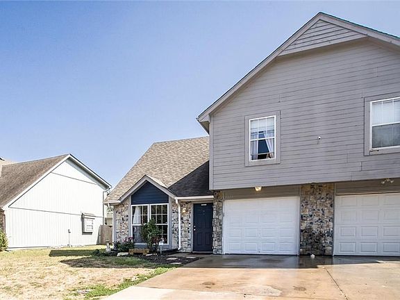 4th image of 1121 Dean Dr