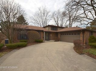 3346 Maple Leaf Dr, Glenview, IL 60026