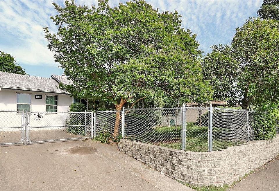 1st image of 7226 Larchmont Dr