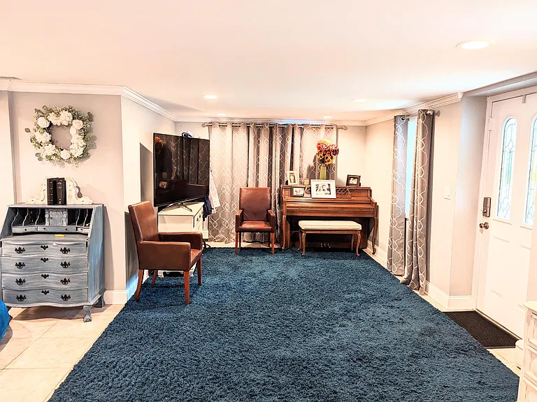 530 Shirley Ave — Photo 6