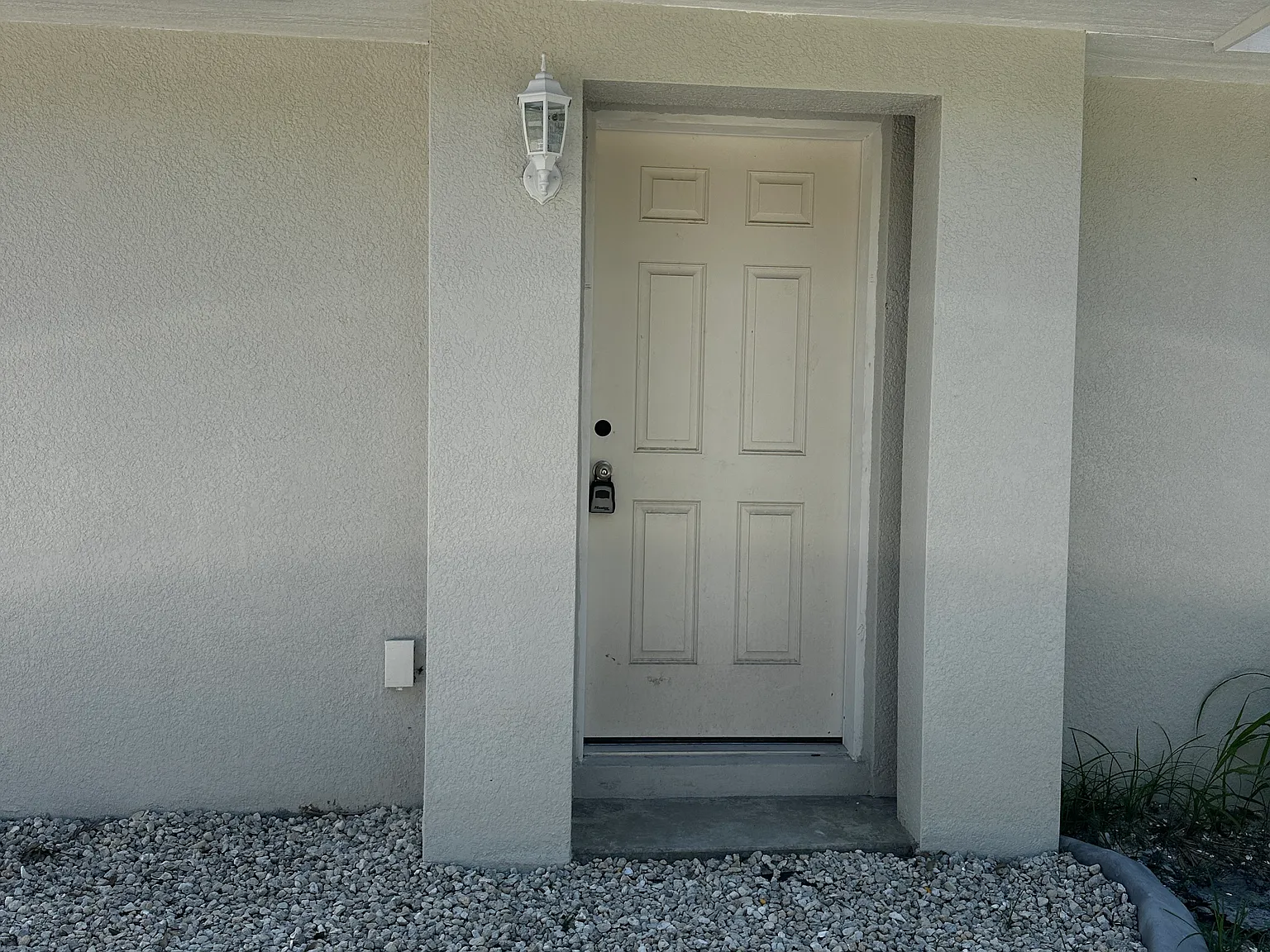 2 bed, 750 sqft, $2,050 — Photo 1