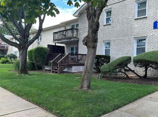 83 Cardinal Ln APT 2A, Islip, NY 11751