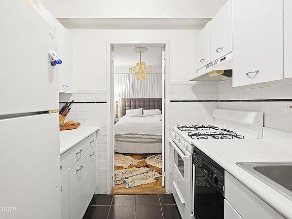 3rd image of 1 Gracie Ter APT 7K