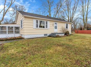 2801 Bluebush Rd, Monroe, MI 48162