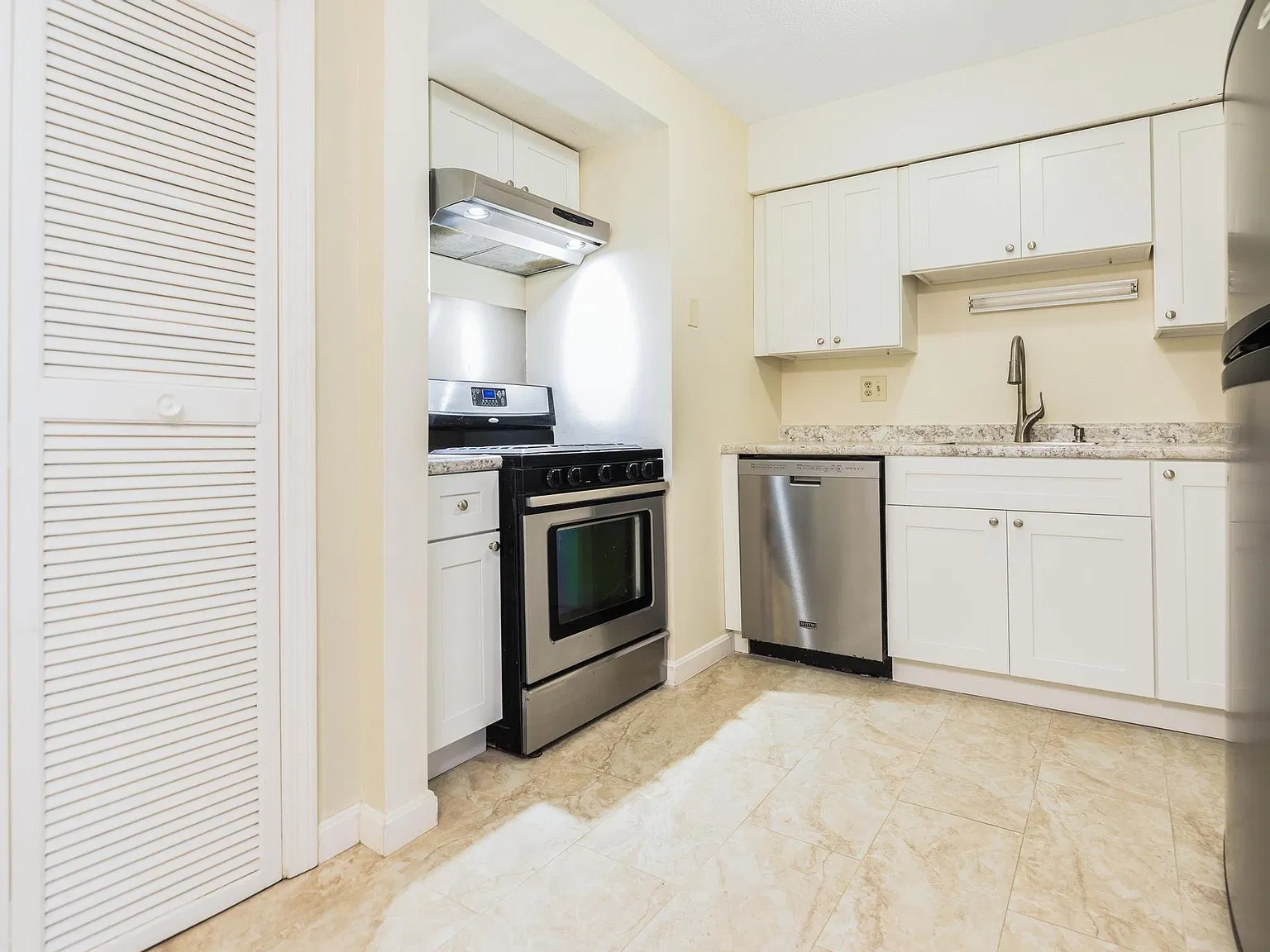 Springbrook Condominiums — Photo 4