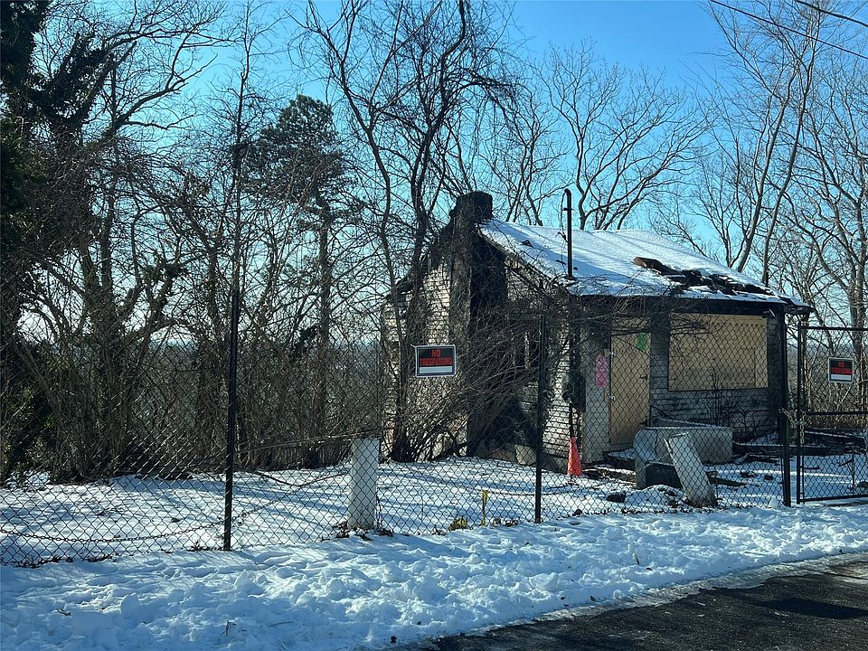 1st image of 52 Clubhouse Drive