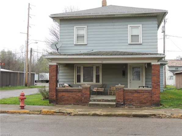 727 W 1st St, Uhrichsville, OH 44683