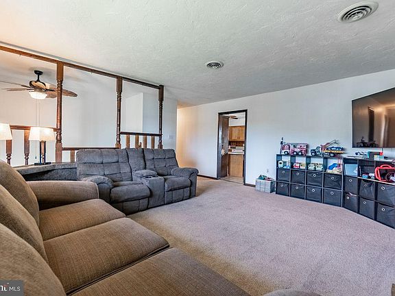 2nd image of 517 Diller Rd