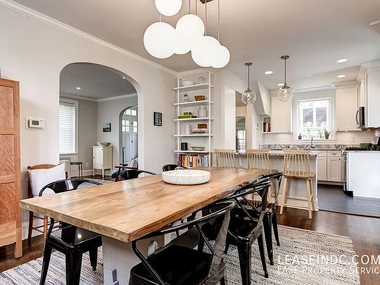 5433 31st St NW — Photo 5