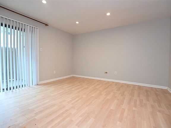 4th image of 8423 Hearth Dr APT 2