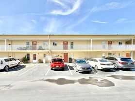 1915 Schlotter Cir, Holiday, FL