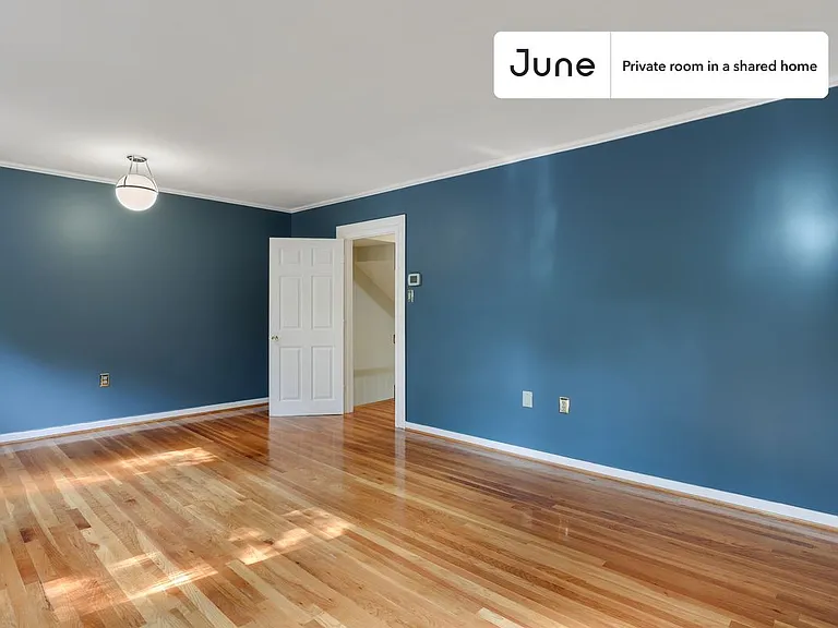 600 7th St SW #C — Photo 2