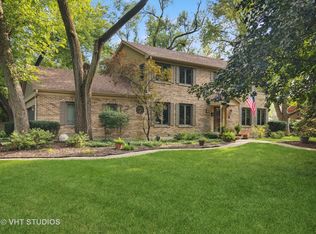 555 Elm Rd, Barrington, IL 60010