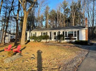 42 Raydon Rd, York, ME 03909
