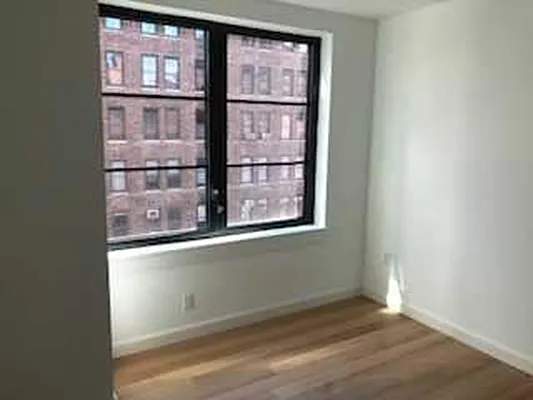 Rented by R New York | media 6