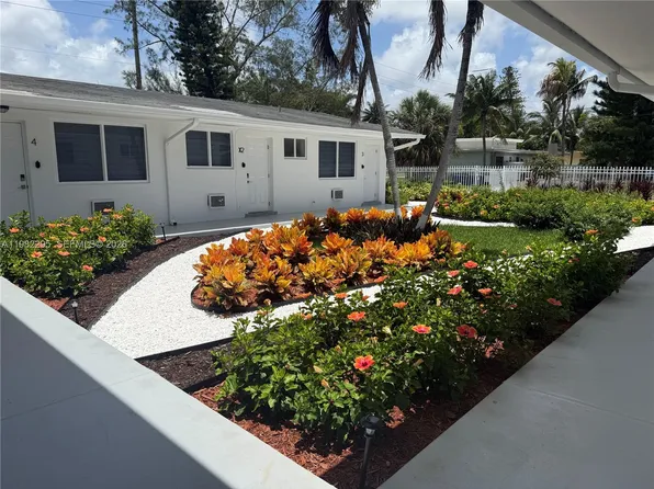 1300 NE 110th St #8, Miami, FL 33161