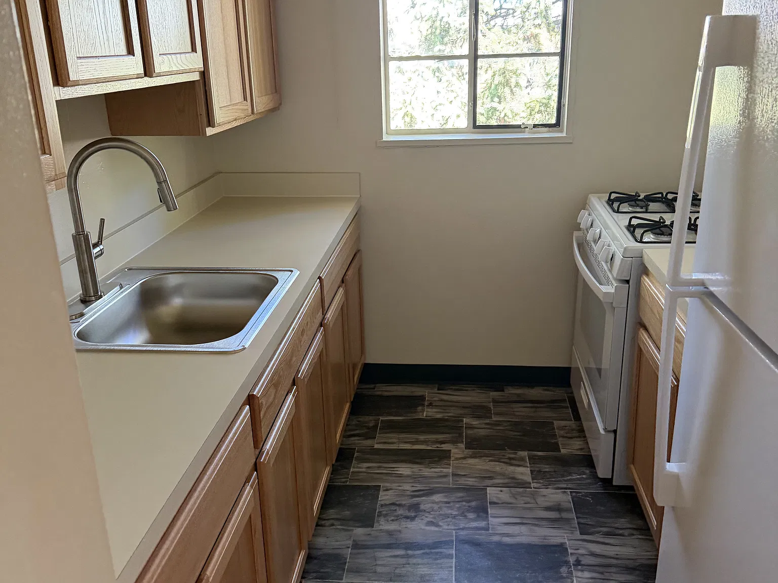 2 bed, 900 sqft, $1,995 — Photo 4