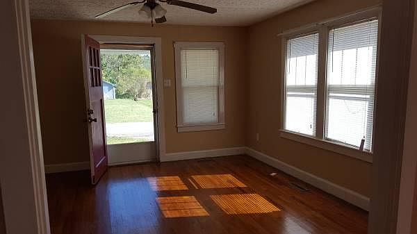 2nd image of 391 Tyree St