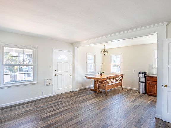 5th image of 10115 S Grevillea Ave