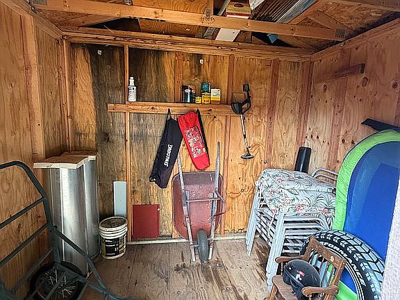 3rd image of 46272 1st Homestead Rd