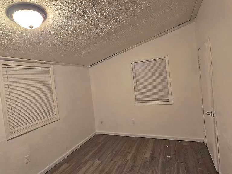 246 Saint John Dr — Photo 17