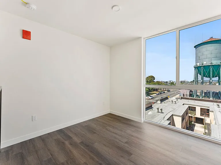 2828 Howard Ave — Photo 24