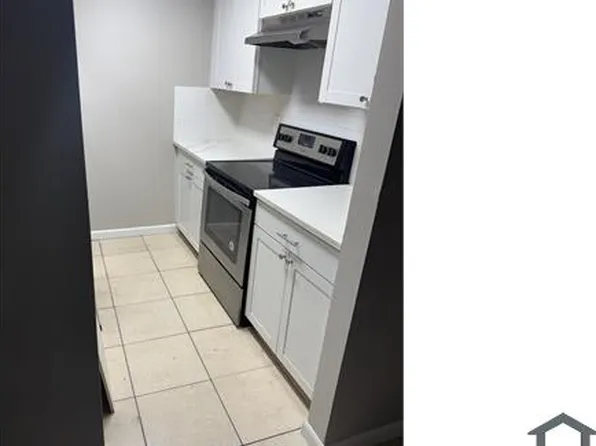 508 Meadows Cir, Boynton Beach, FL