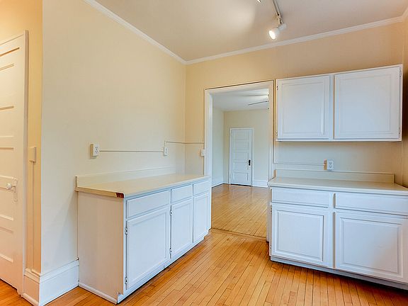 5th image of 2124 Garfield Ave APT 1